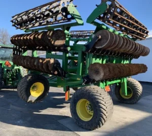 2020 JOHN DEERE 2680H 35′, Notched Blades Front
