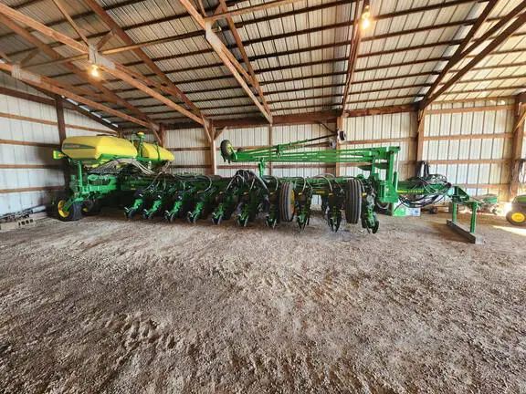 JOHN DEERE 1775NT PLANTER, JD 1775NT CCS 24RW PLANTER EXACT EMERGE - Image 2