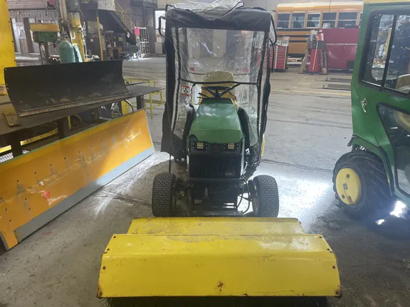 22 HP, HYDRO TRANSMISSION, POWER STEERING, SOFT CAB - Image 2